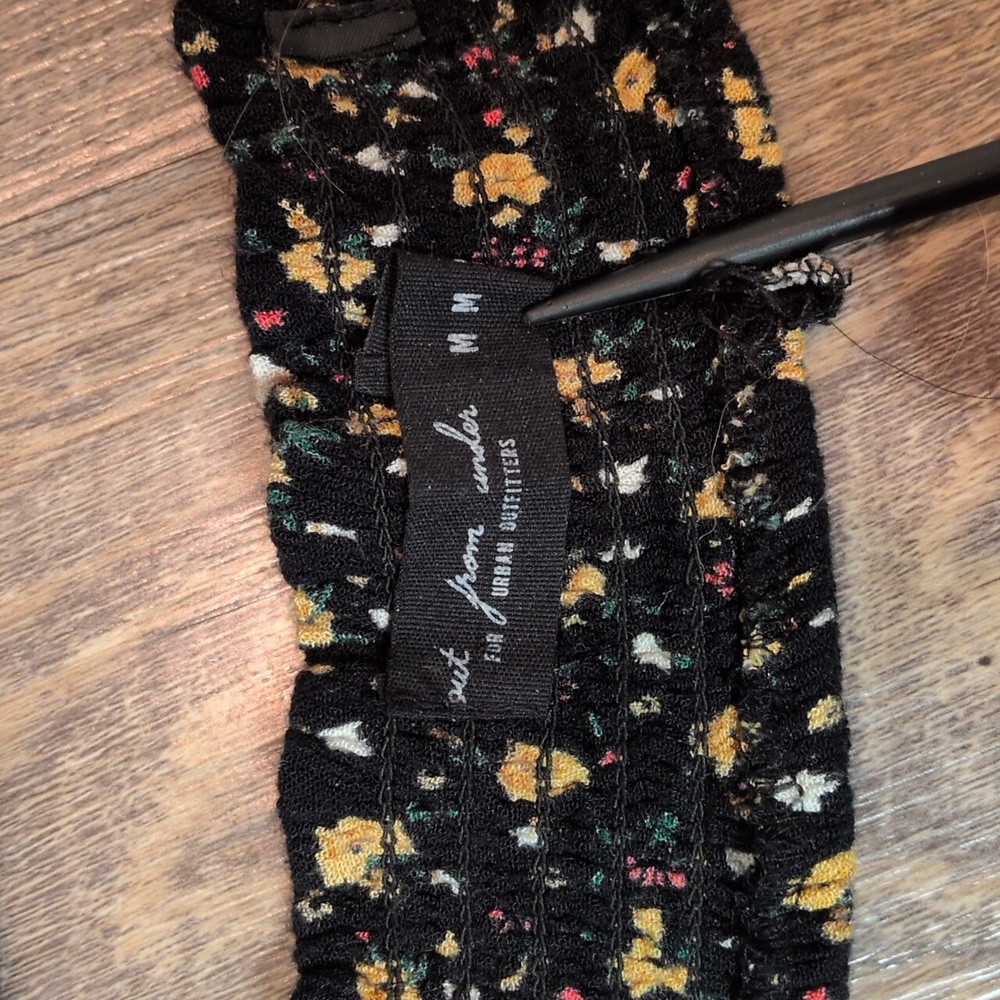 Urban Outfitters Floral Crop Top - Picture 6 of 6